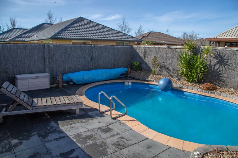 Photo of property in 7 Baltic Place, Northwood, Christchurch, 8051