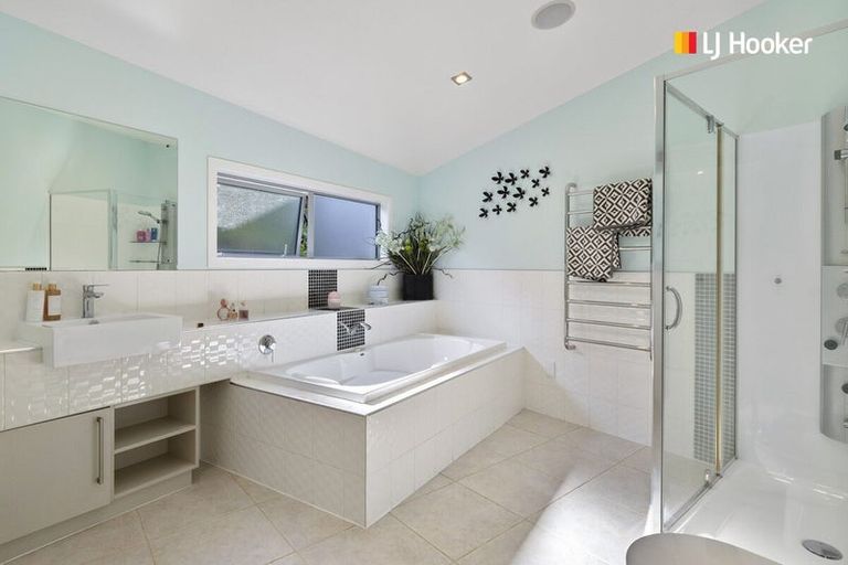 Photo of property in 8a Doon Street, Vauxhall, Dunedin, 9013