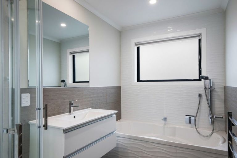 Photo of property in 162b Winchester Street, Levin, 5510