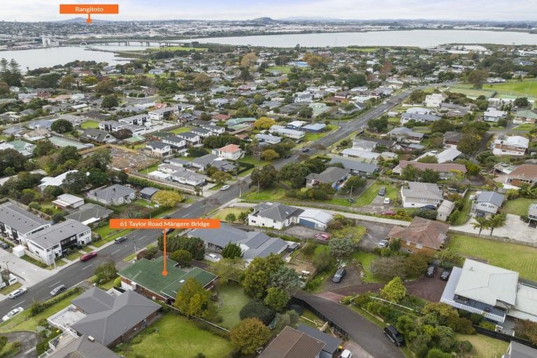 Photo of property in 61 Taylor Road, Mangere Bridge, Auckland, 2022