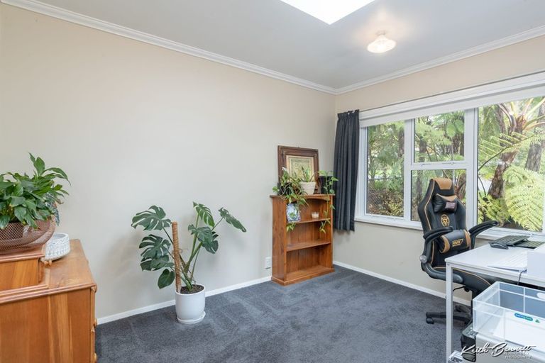 Photo of property in 29 Jocelyn Crescent, Pinehaven, Upper Hutt, 5019