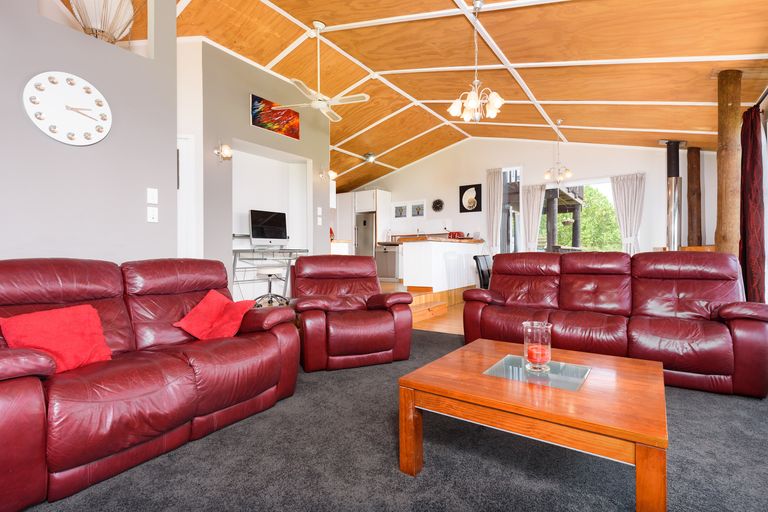 Photo of property in 18a Wade Place, Welcome Bay, Tauranga, 3175