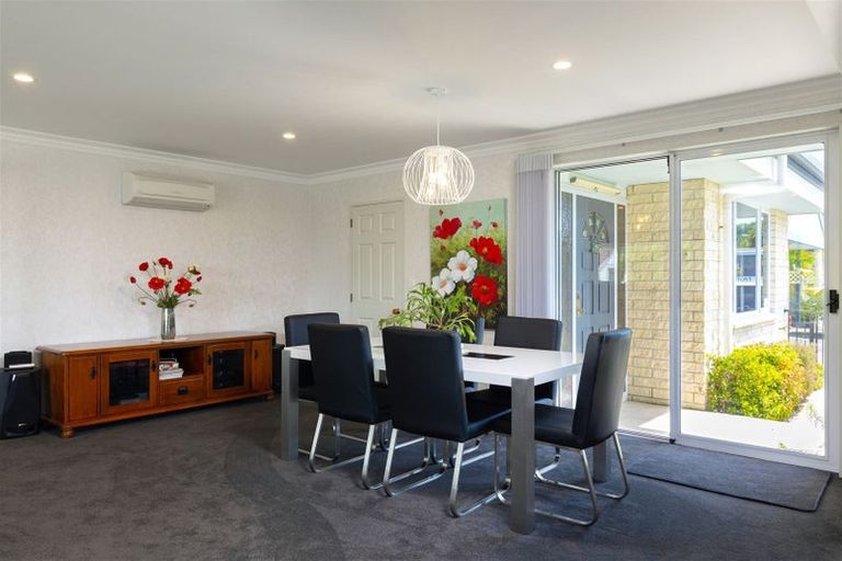 Photo of property in 8 Ranui Street, Waikawa, Picton, 7220