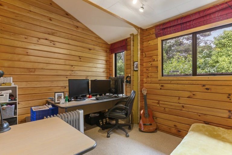 Photo of property in 233 Golf Road, Titirangi, Auckland, 0604