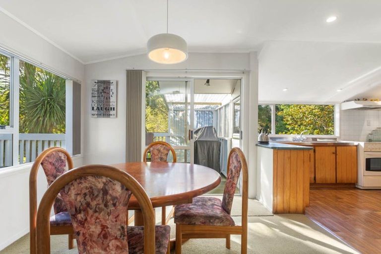 Photo of property in 44 Waikoukou Valley Road, Waimauku, 0812