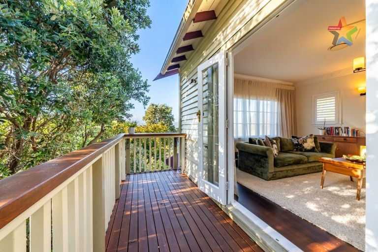 Photo of property in 34 Singers Road, Korokoro, Lower Hutt, 5012