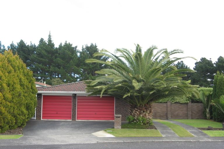 Photo of property in 20 Oakmont Place, Wattle Downs, Auckland, 2103