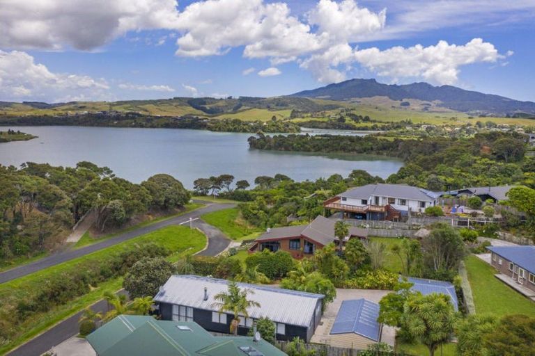 Photo of property in 15 Tutchen Avenue, Raglan, 3225