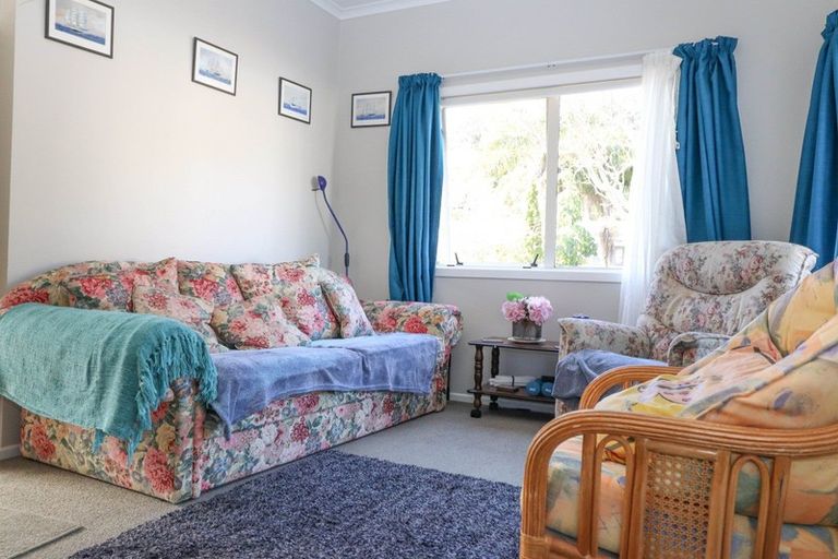 Photo of property in 6 Aputa Avenue, Te Puru, Thames, 3575