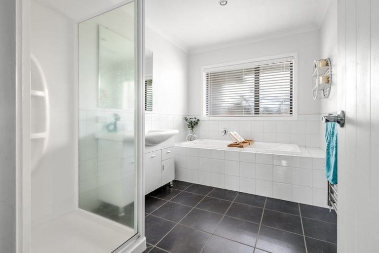 Photo of property in 1 Whitford Place, Rototuna North, Hamilton, 3210