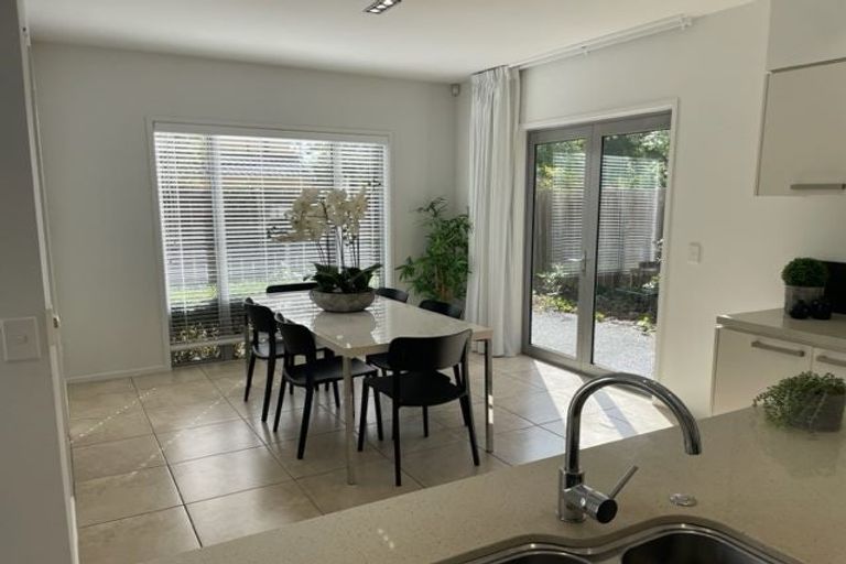 Photo of property in 18 Bryndwr Road, Fendalton, Christchurch, 8052