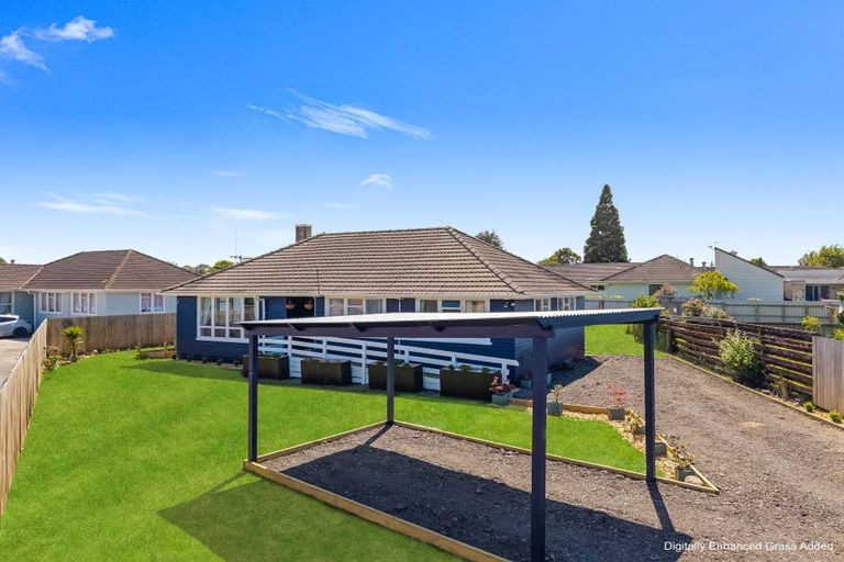 Photo of property in 15 Hockin Place, Fairfield, Hamilton, 3214