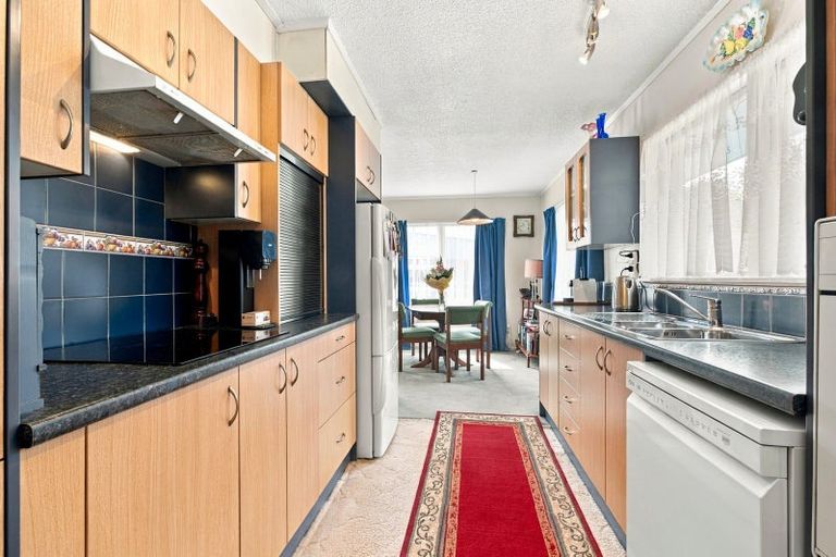 Photo of property in 31 Cumberland Crescent, Welcome Bay, Tauranga, 3112