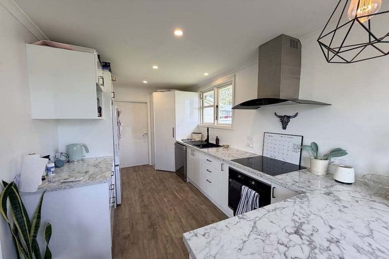 Photo of property in 21 Burgess Street, Green Island, Dunedin, 9018