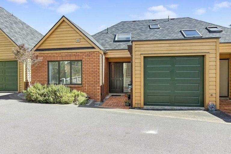 Photo of property in 63 Futuna Close, Karori, Wellington, 6012