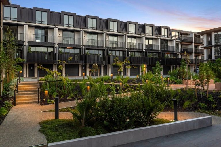 Photo of property in 7a Windlass Street, Long Bay, Auckland, 0630