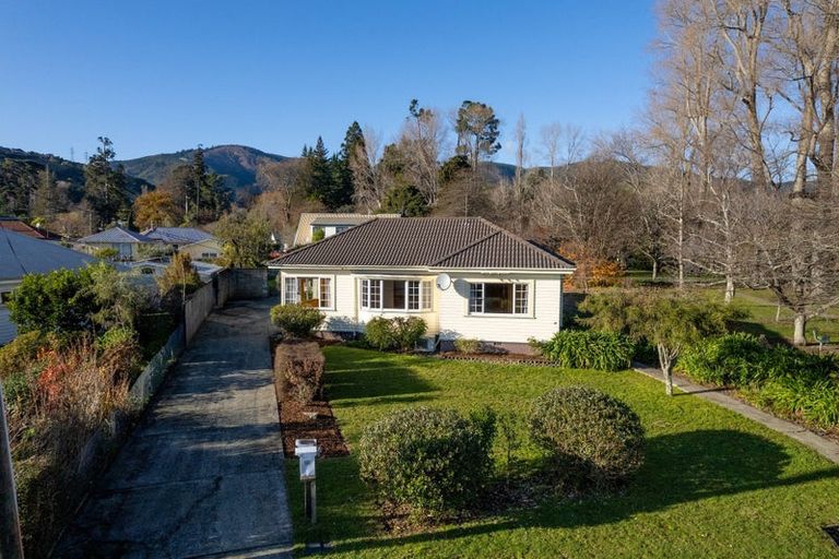 Photo of property in 1/11 Sadlier Street, Stoke, Nelson, 7011