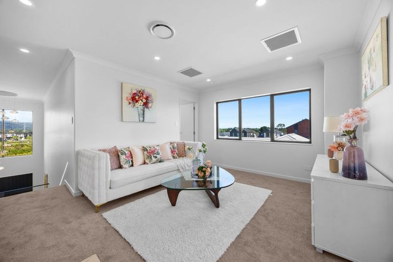 Photo of property in 2 Laurel Drive, Rosehill, 2113