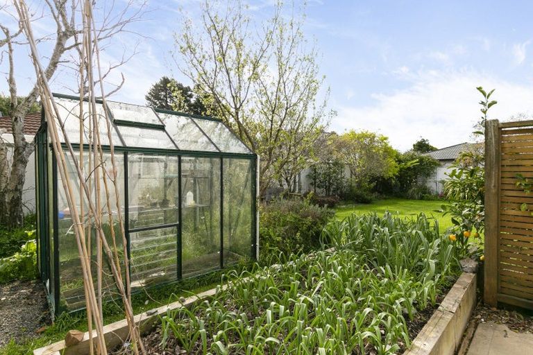 Photo of property in 73 Oxford Street, Tawa, Wellington, 5028