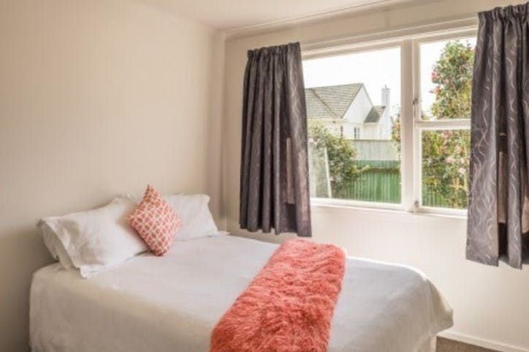 Photo of property in 11a Raymond Terrace, Fairfield, Lower Hutt, 5011