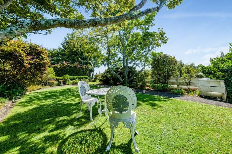 Photo of property in 10 Lawry Street, Moturoa, New Plymouth, 4310