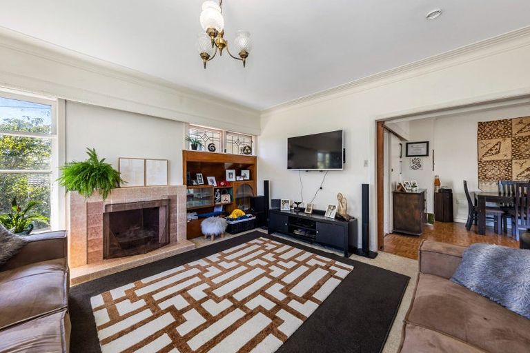 Photo of property in 30 Seabrook Avenue, New Lynn, Auckland, 0600
