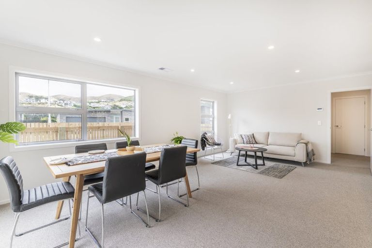 Photo of property in 27 Farnworth Terrace, Churton Park, Wellington, 6037