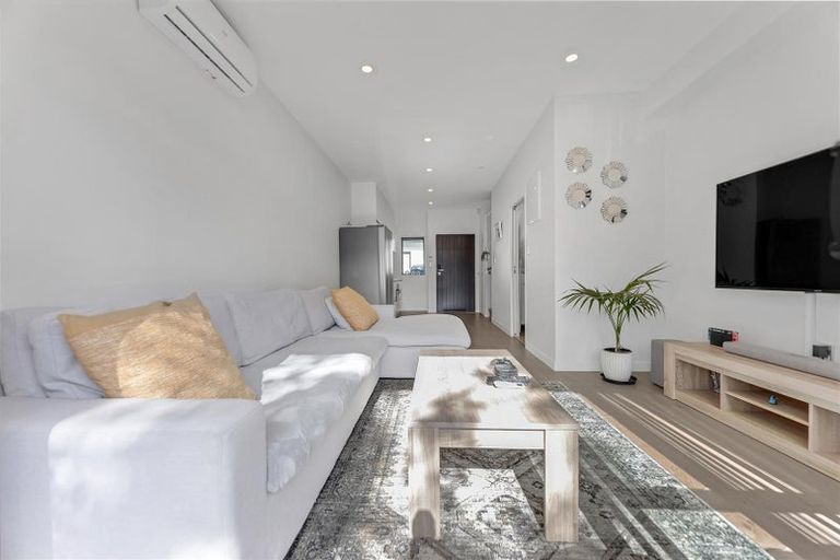 Photo of property in 109a Moire Road, West Harbour, Auckland, 0618