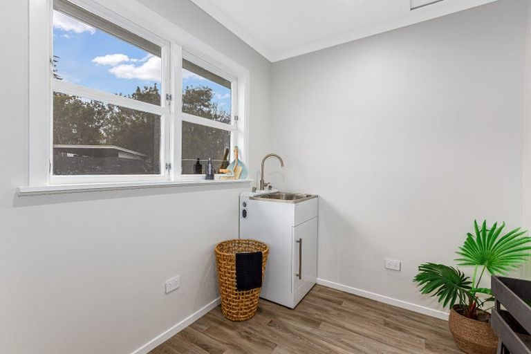 Photo of property in 14 Highbury Drive, Levin, 5510