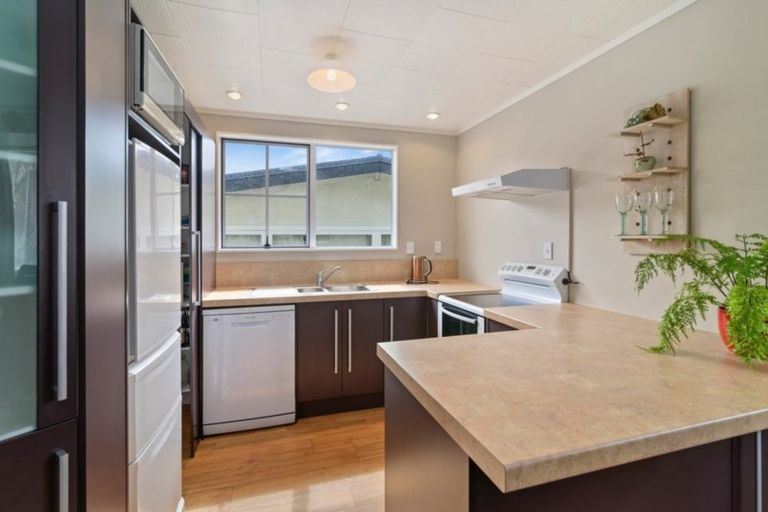 Photo of property in 1 Marcasite Place, Pukehangi, Rotorua, 3015