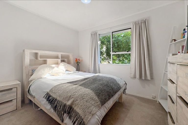 Photo of property in 69b Hartford Crescent, Totara Park, Upper Hutt, 5018