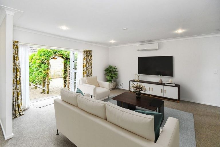 Photo of property in 6/2 Tampin Road, Hillpark, Auckland, 2102