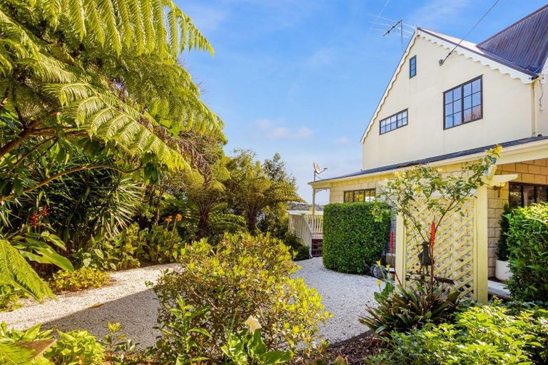 Photo of property in 47 Chatham Avenue, Paremoremo, Auckland, 0632
