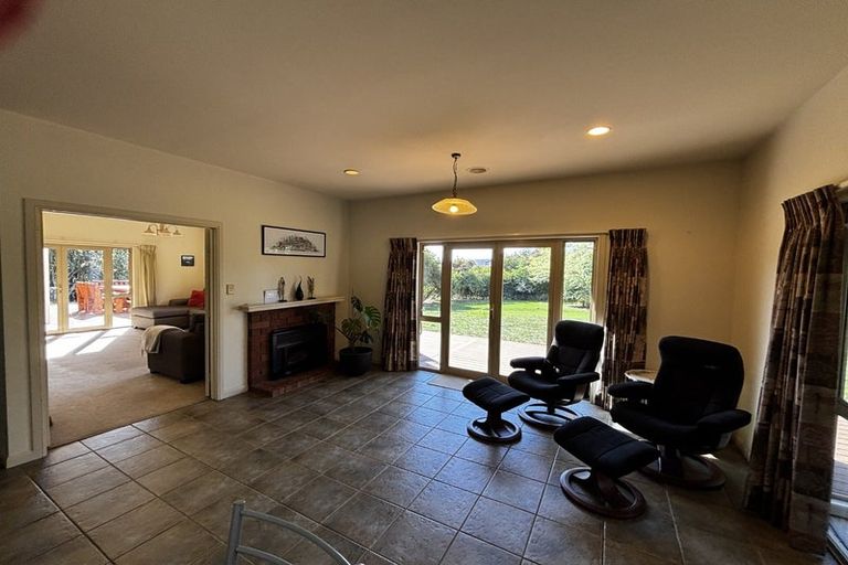 Photo of property in 26 Shelter Grove, Frankleigh Park, New Plymouth, 4310