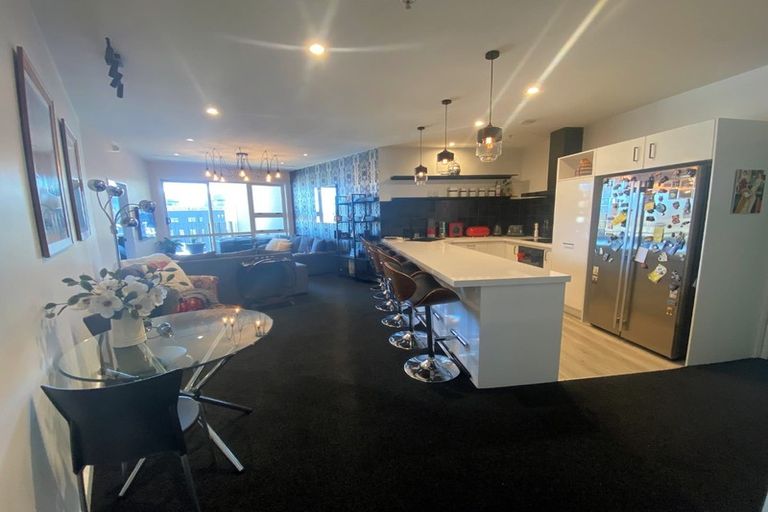 Photo of property in Stadium Garden Flats, 319/107 Thorndon Quay, Pipitea, Wellington, 6011