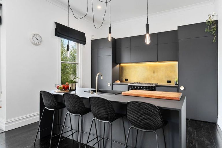 Photo of property in 250 Main Street, Greytown, 5712