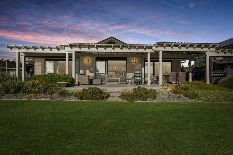 Photo of property in 14 Motukorure Parade, Cooks Beach, Whitianga, 3591