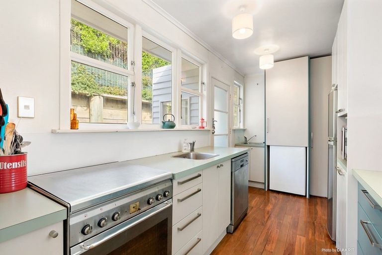 Photo of property in 109 Severn Street, Island Bay, Wellington, 6023