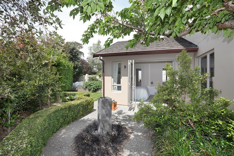 Photo of property in 29 Ngahere Park Road, Turitea, Palmerston North, 4472