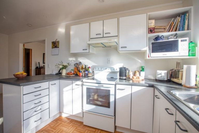 Photo of property in 8a Winara Avenue, Waikanae, 5036