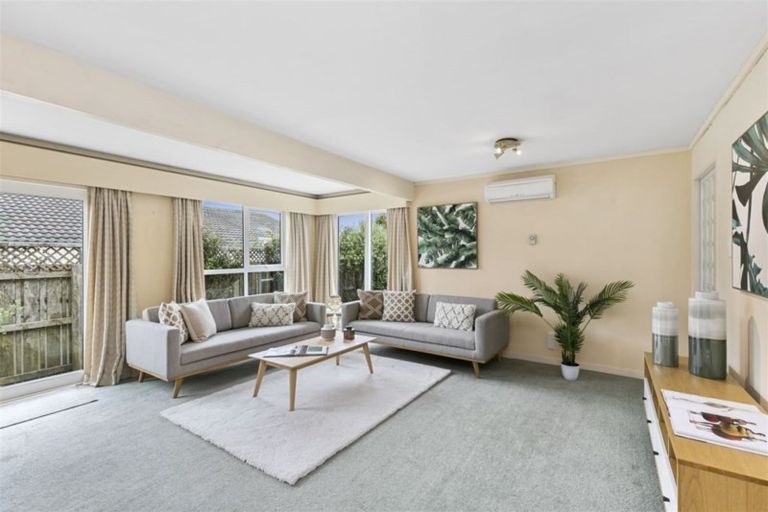 Photo of property in 1 Lanark Way, Northland, Wellington, 6012