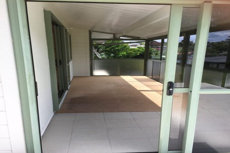 Photo of property in 2/23 Bevyn Street, Castor Bay, Auckland, 0620