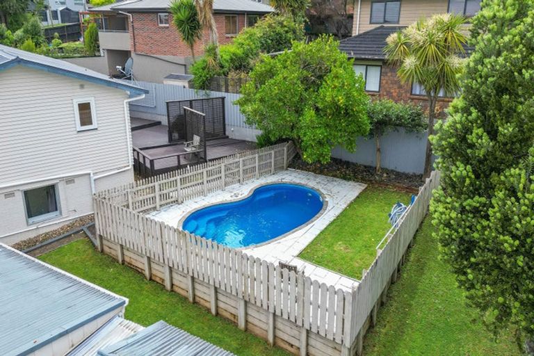 Photo of property in 15 Red Hill Road, Red Hill, Papakura, 2110