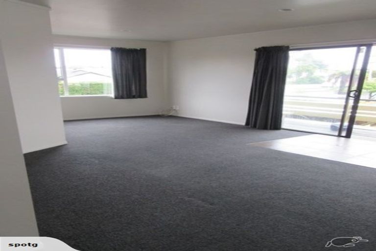 Photo of property in 3/8 Hinekohu Street, New Lynn, Auckland, 0600