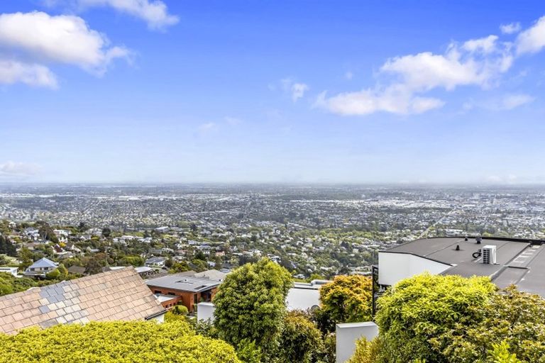 Photo of property in 18 Harry Ell Drive, Cashmere, Christchurch, 8022