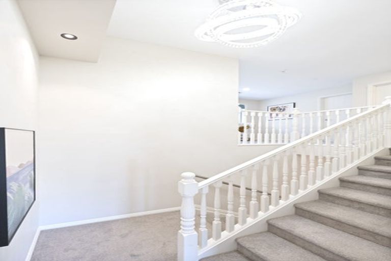 Photo of property in 5 Moko Lane, Greenhithe, Auckland, 0632