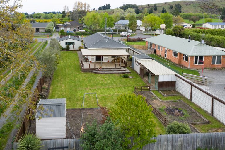 Photo of property in 23 Cross Street, Coalgate, 7673