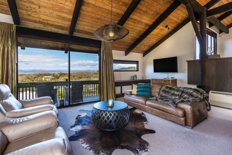 Photo of property in 12 Ewing Grove, Acacia Bay, Taupo, 3330