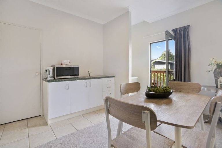 Photo of property in 24a Alexander Street, Cockle Bay, Auckland, 2014