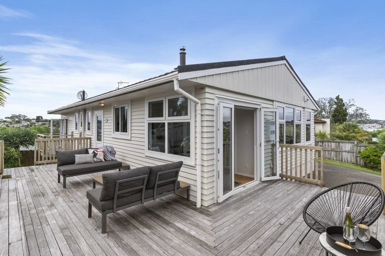 Photo of property in 1/3 Kennedy Avenue, Forrest Hill, Auckland, 0620